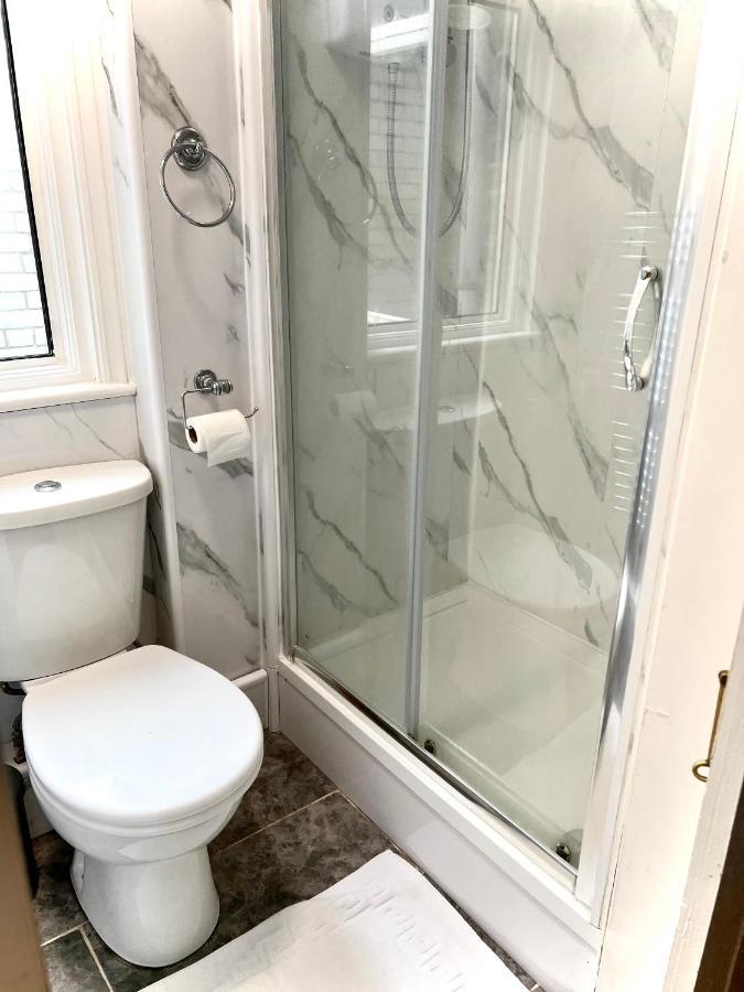 Aldgate Apartment *