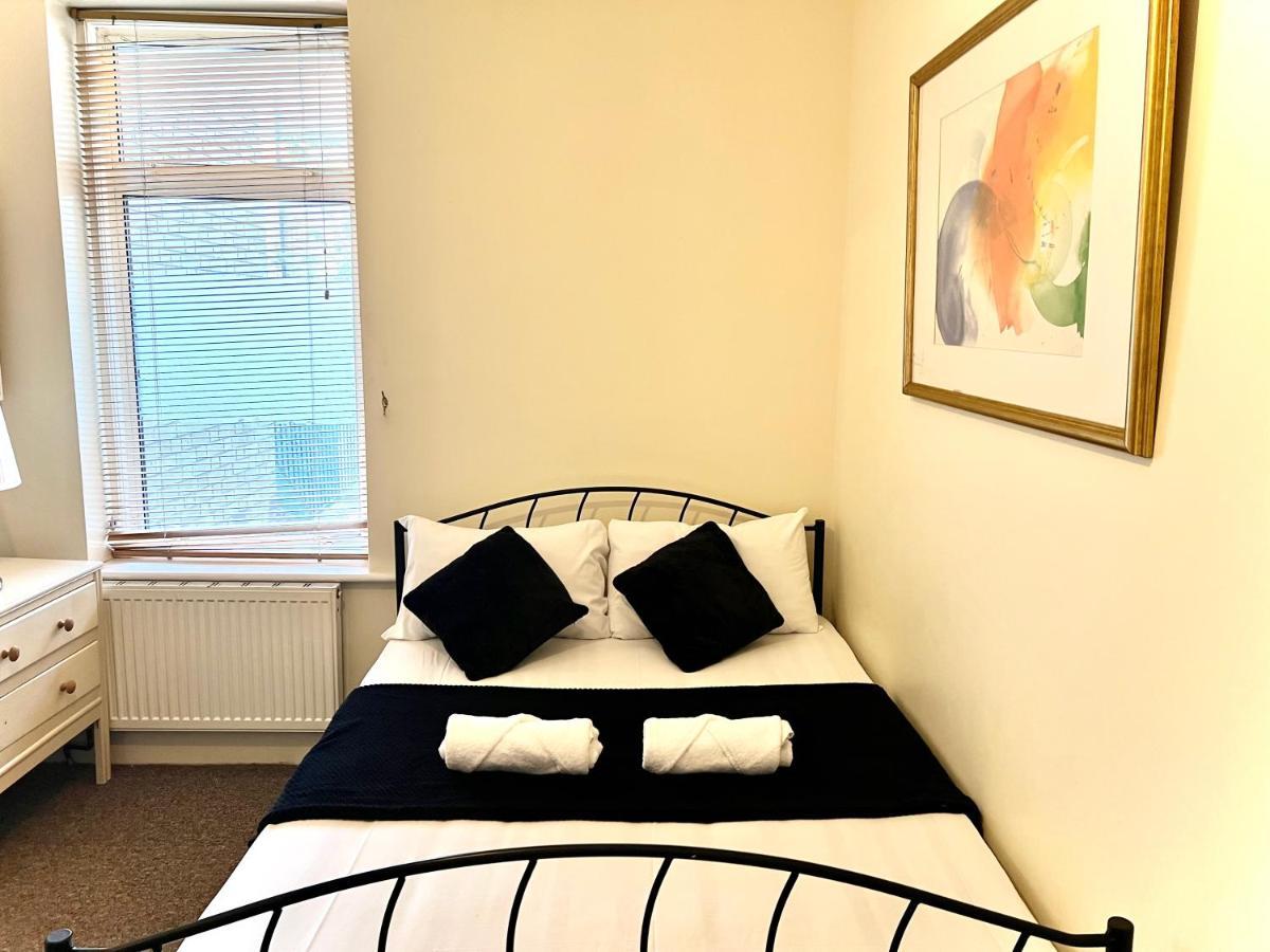 Apartment Aldgate London