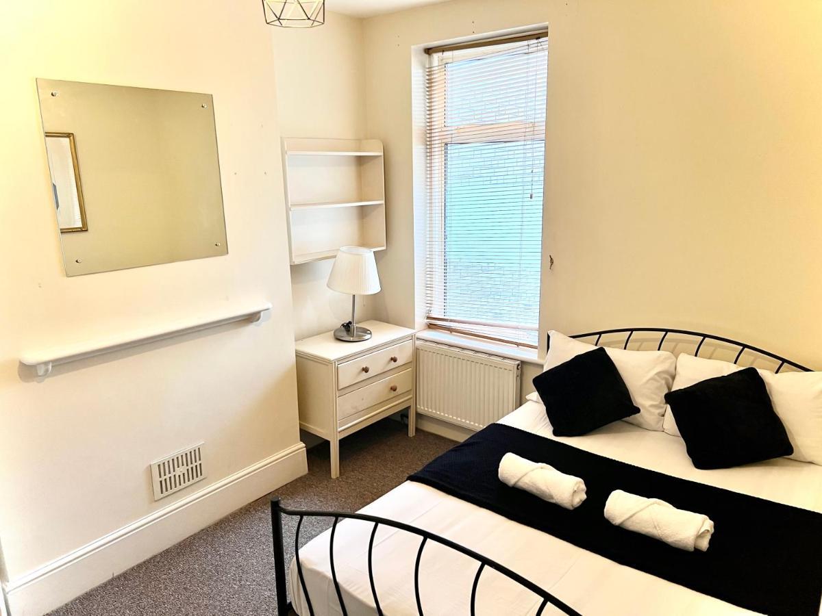 Aldgate Apartment London