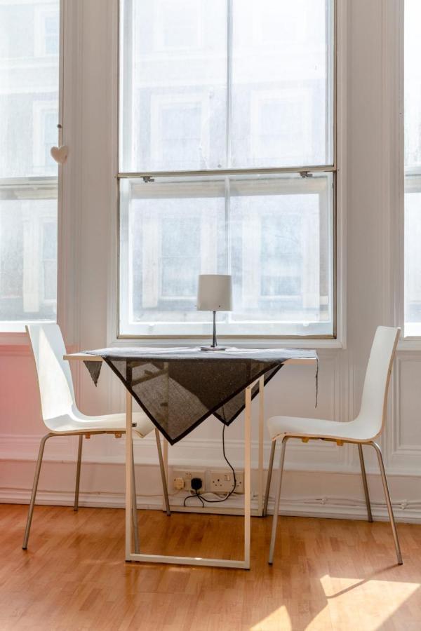 Spacious Near Kensington Gardens Appartement Londen