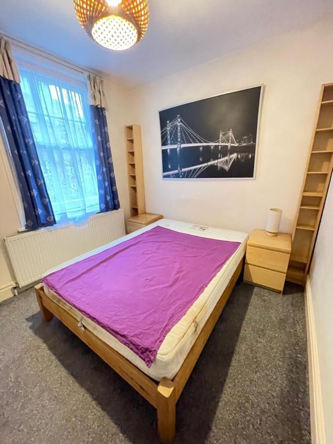 First Floor Lisson Street * Londen