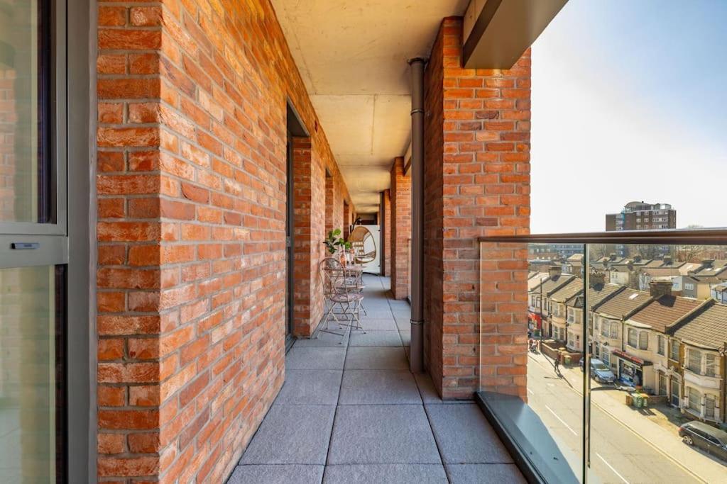 Wild Roses Serviced - Upton Park Appartement Londen