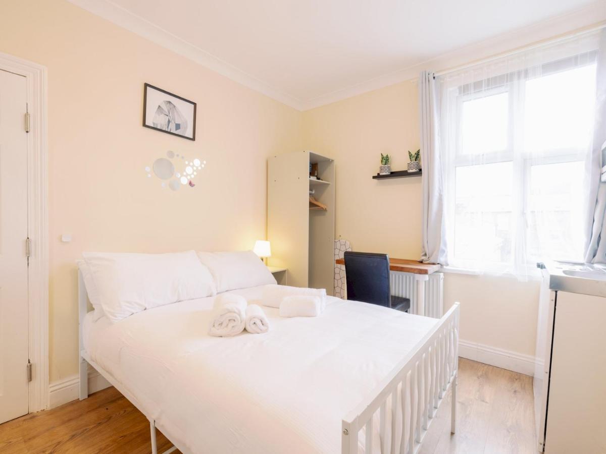Pass The Keys Flat 3 And 4 Floor Comfy Two Studio Appartement
