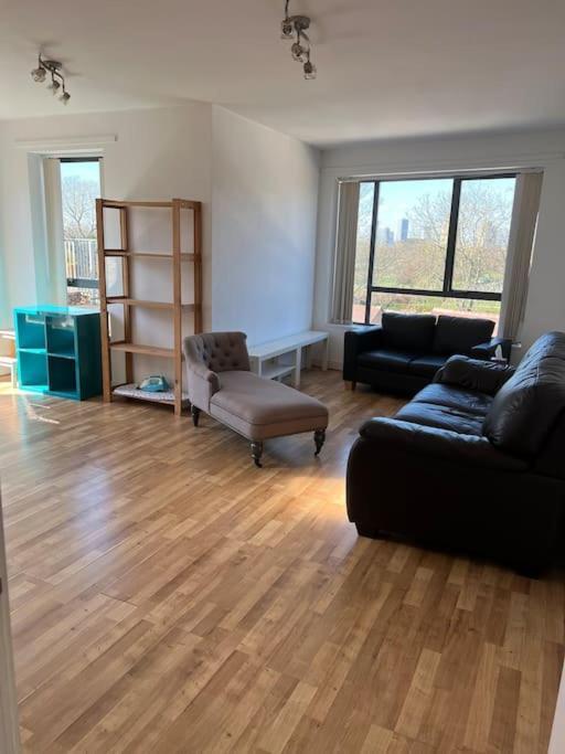 2bed Flat With Great Views Londra