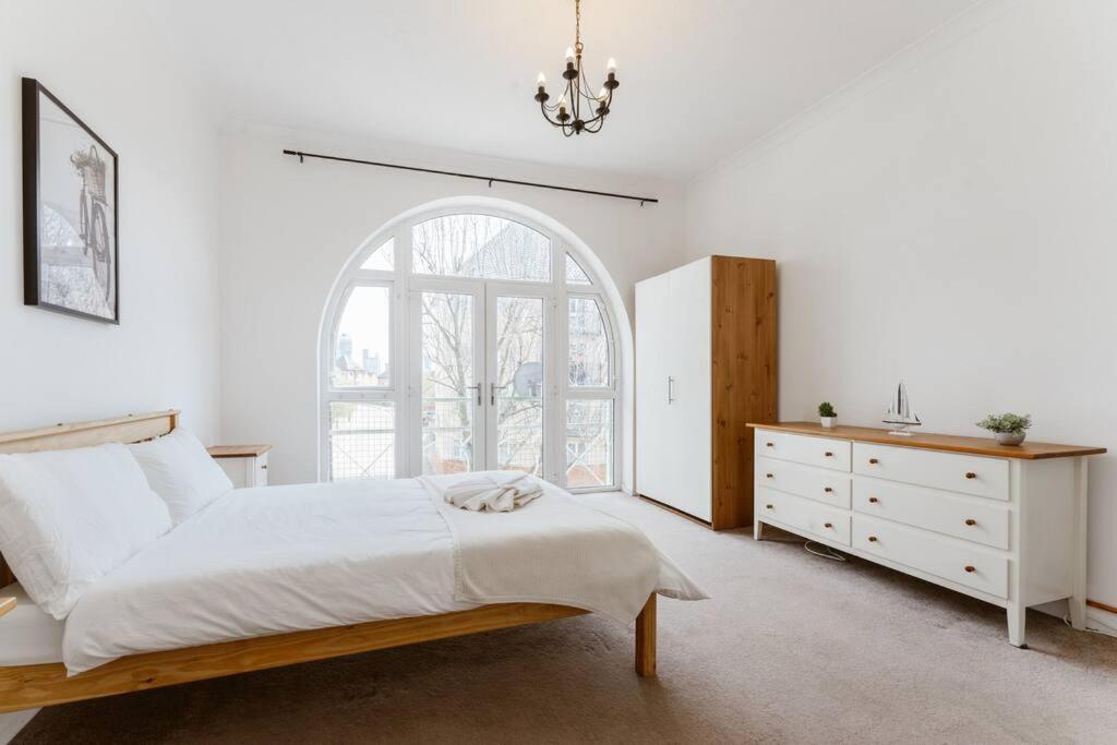 Apartment Spacious Ensuite Near Tourist Attractions *