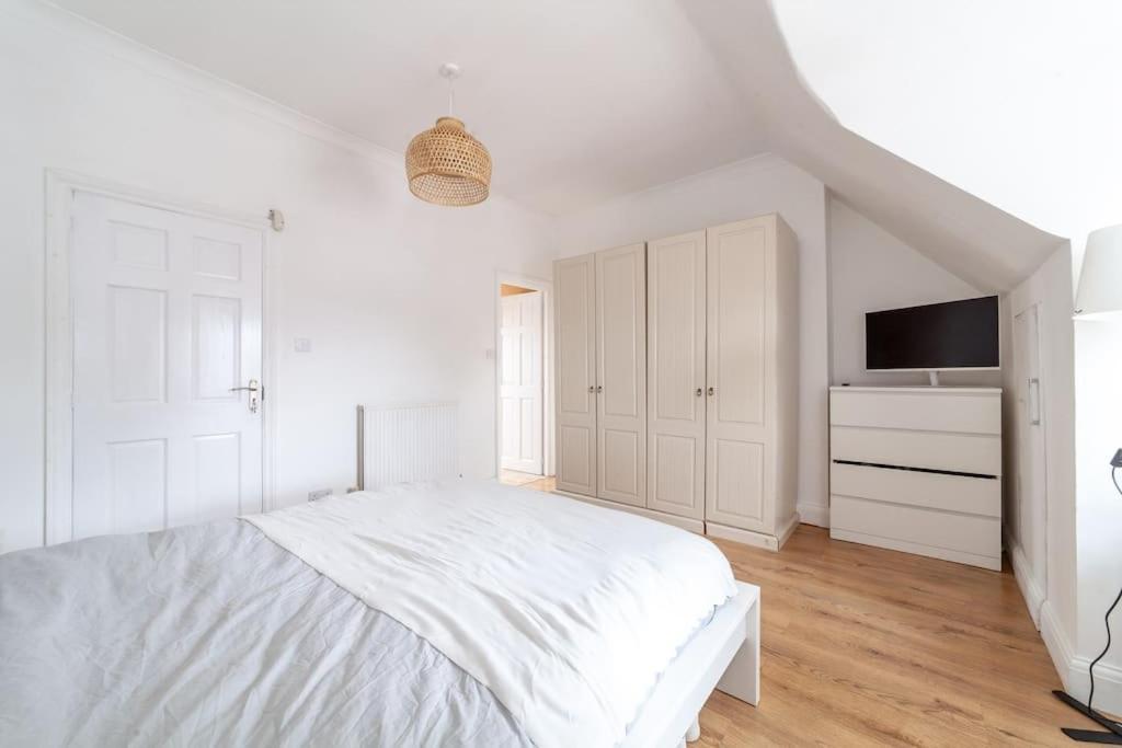 2 Bedroom Duplex Lejlighed *