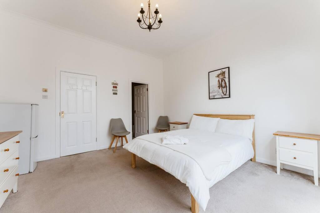 Spacious Ensuite Near Tourist Attractions * London