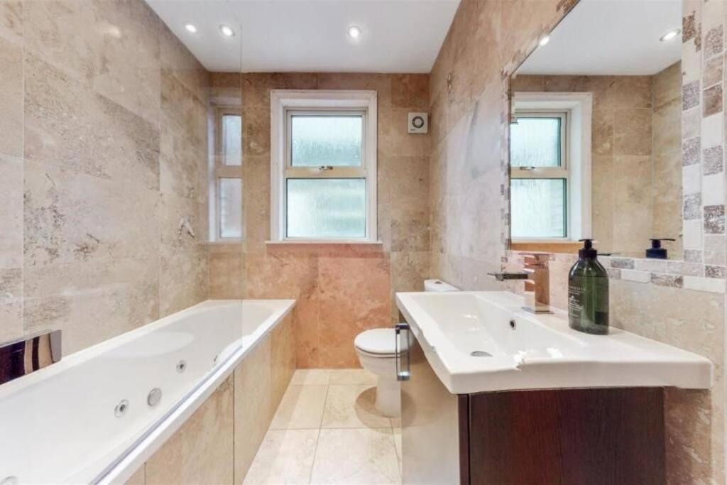 2 Bedroom Duplex * London