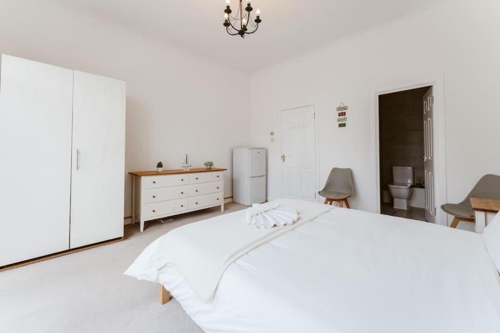Apartment Spacious Ensuite Near Tourist Attractions *