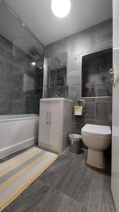 Apartment, Kings Cross 6 Mins Walk *