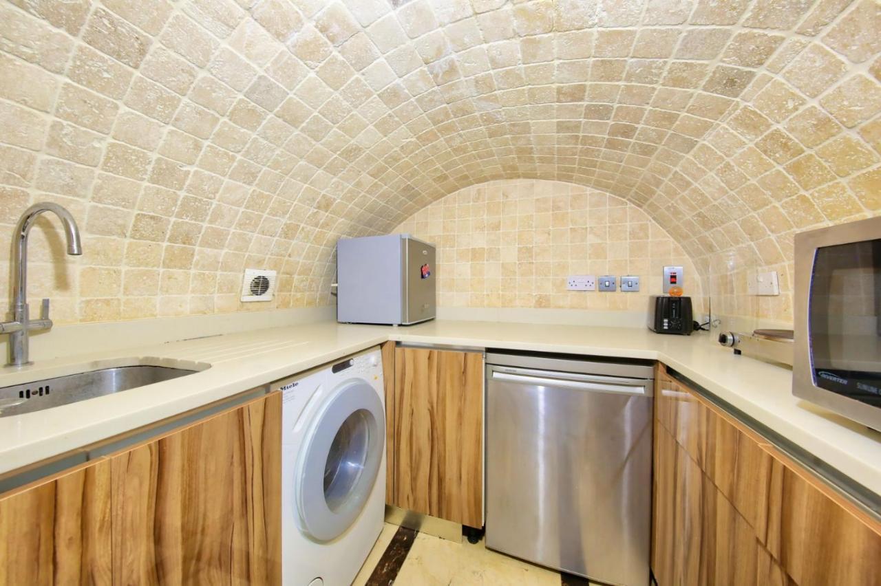 Large 1 Bedroom Flat In Paddington * Londres