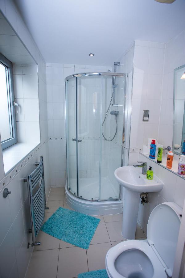 Remarkable 2-bed With Sea View London