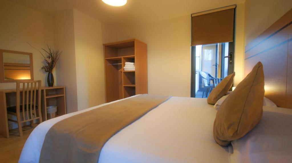 Appartement Crompton Court Londen