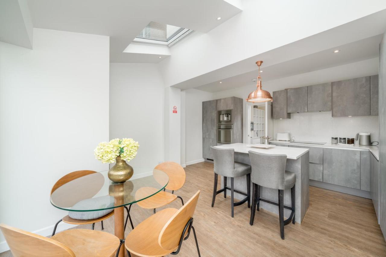 Elegant 3 Bedroom Retreat Minutes From Canary Wharf Casa vacanze *