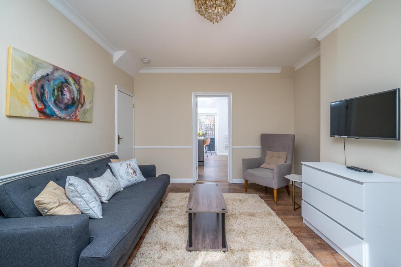 Elegant 3 Bedroom Retreat Minutes From Canary Wharf Casa vacanze