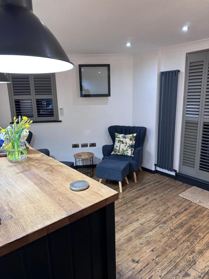 Apartment •mangohauslondon• •airconditioned•garden•fire Pit• London