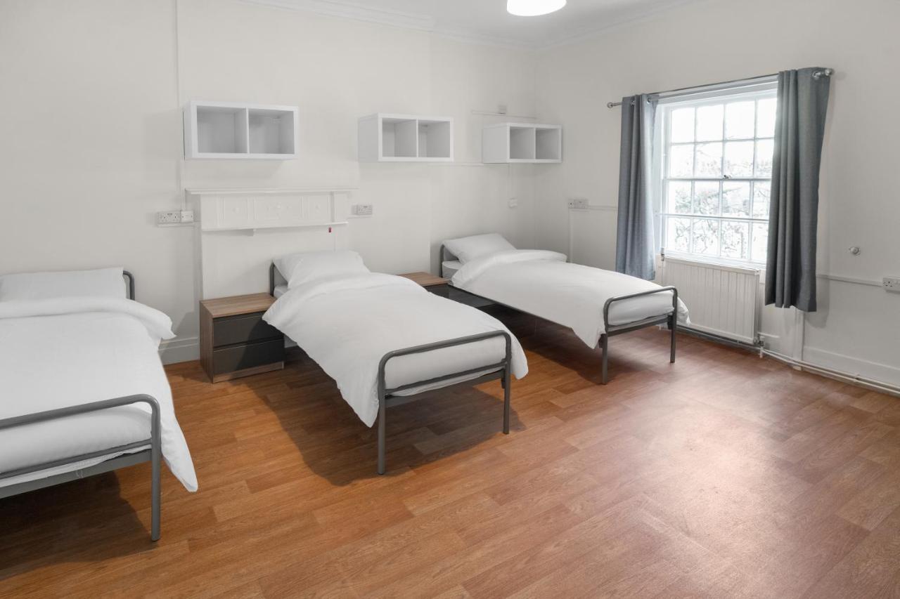 Holland House Hostel Londen