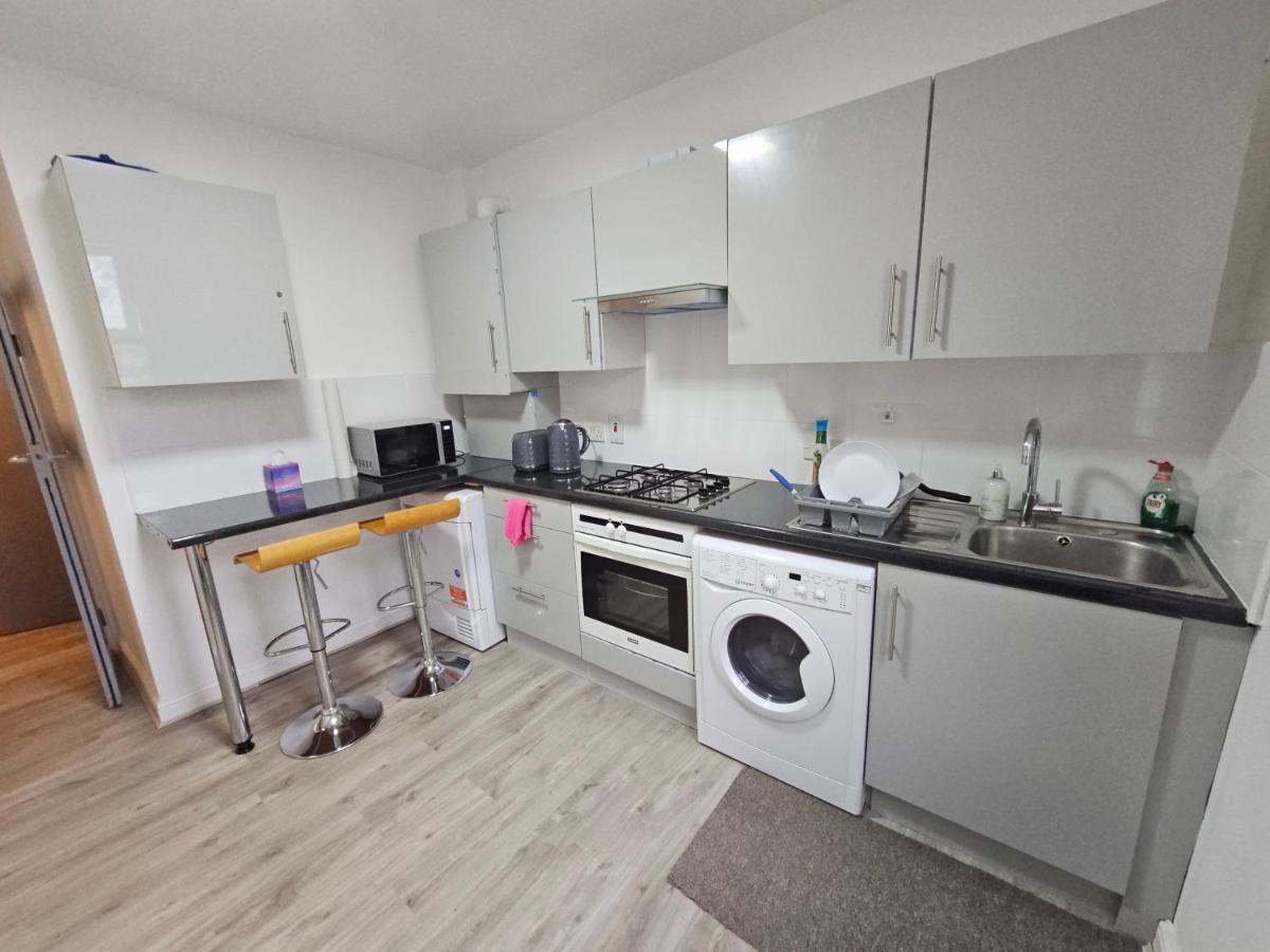 Privat overnatting Apartment, Line *
