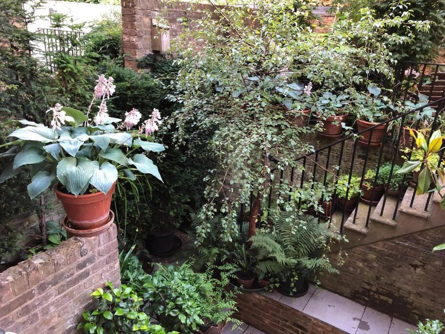 Kings Cross, Self-contained House & Private Garden Semesterbostad