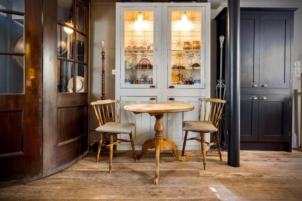 Kings Cross, Self-contained House & Private Garden Semesterbostad *