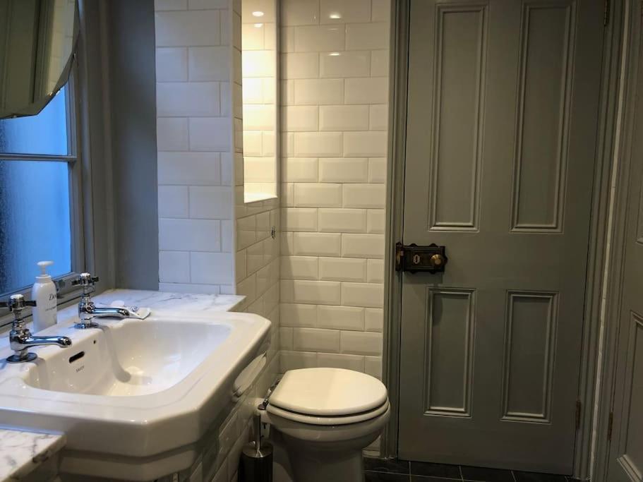 Semesterbostad Kings Cross, Self-contained House & Private Garden *