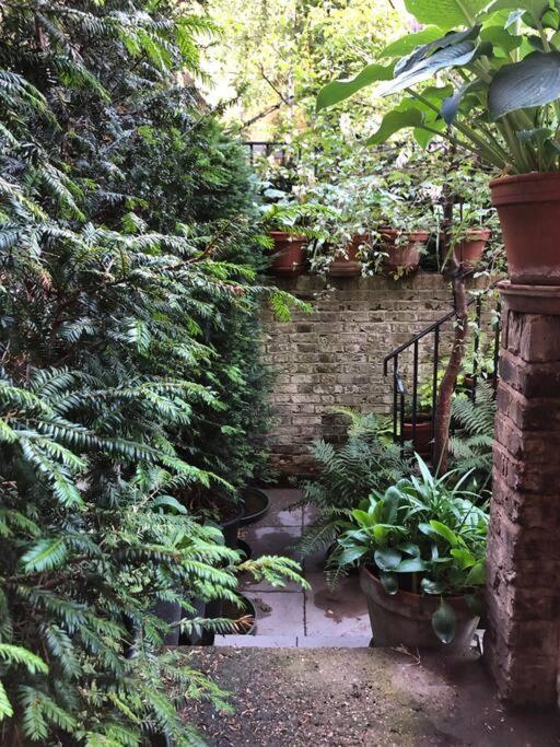 Semesterbostad Kings Cross, Self-contained House & Private Garden *