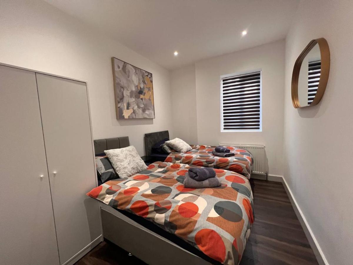 Star Finchley Road 3-bed Escape With Garden
