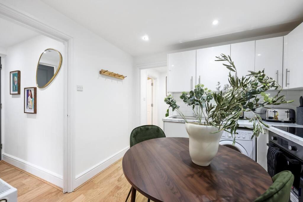 Parkhurst By Hiatus Concierge Apartment London