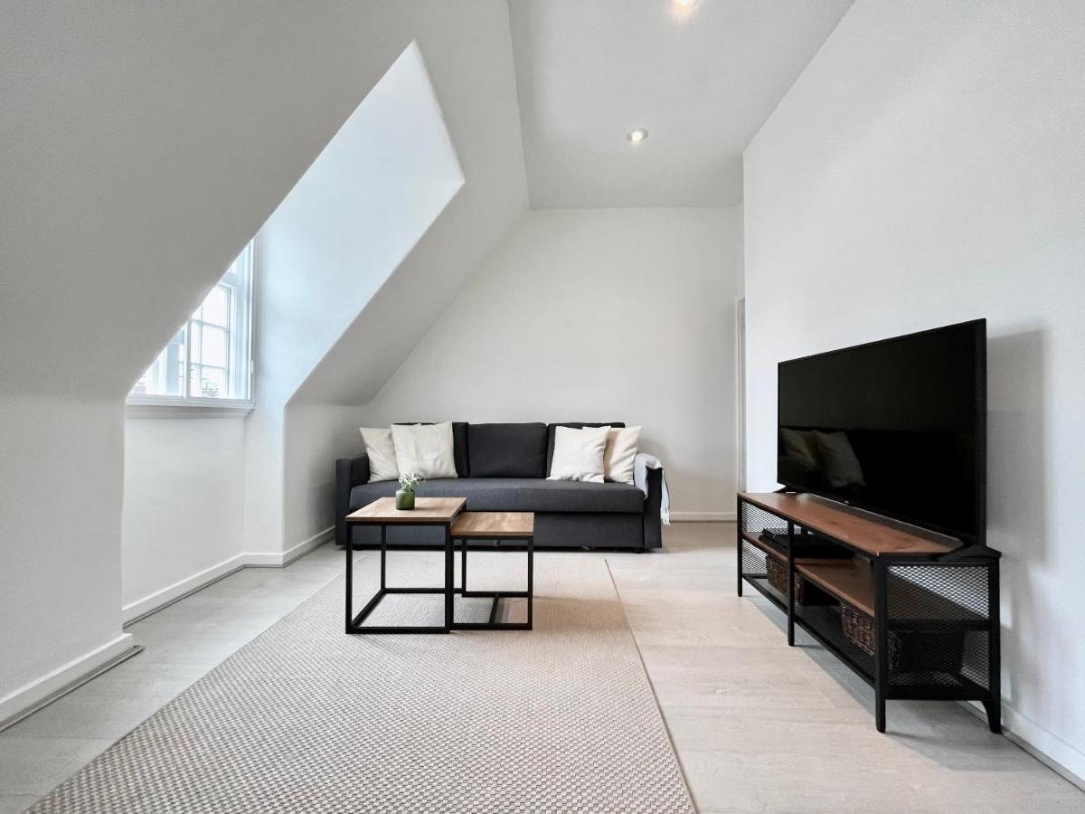 New Oxford Circus 2 Bedr, 3 Beds Location * London