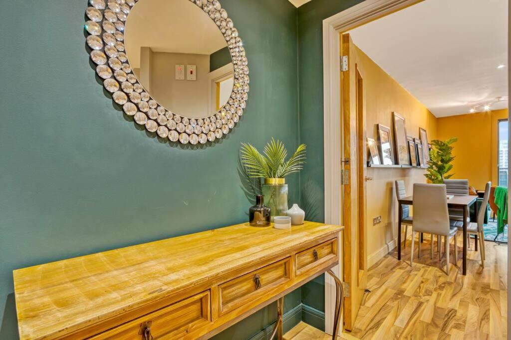2 Bed Docklands Apt- 02 & Excel Londen