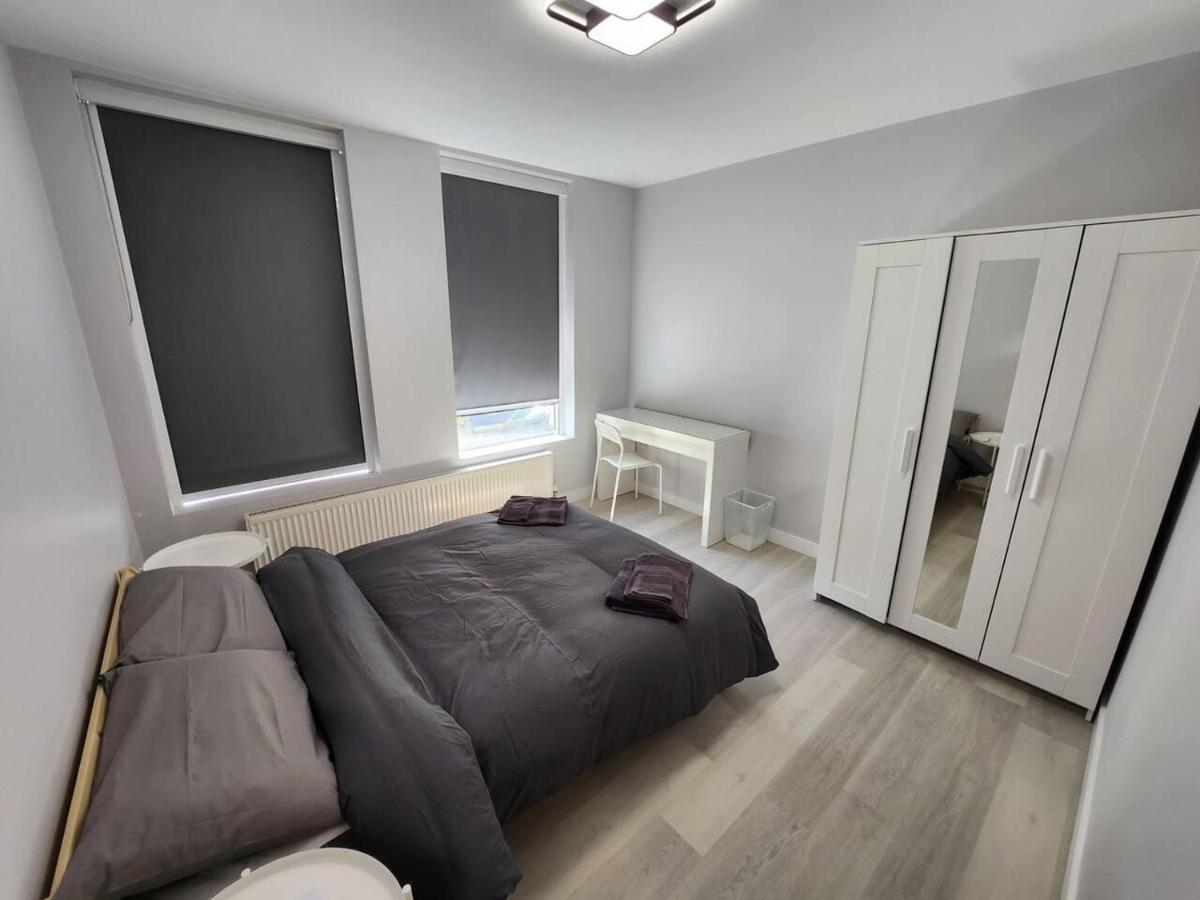Beautiful 2-bed In - Sleeps 6! Lägenhet
