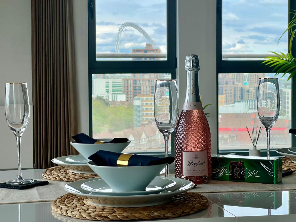 Penthouse In Wembley Apartment