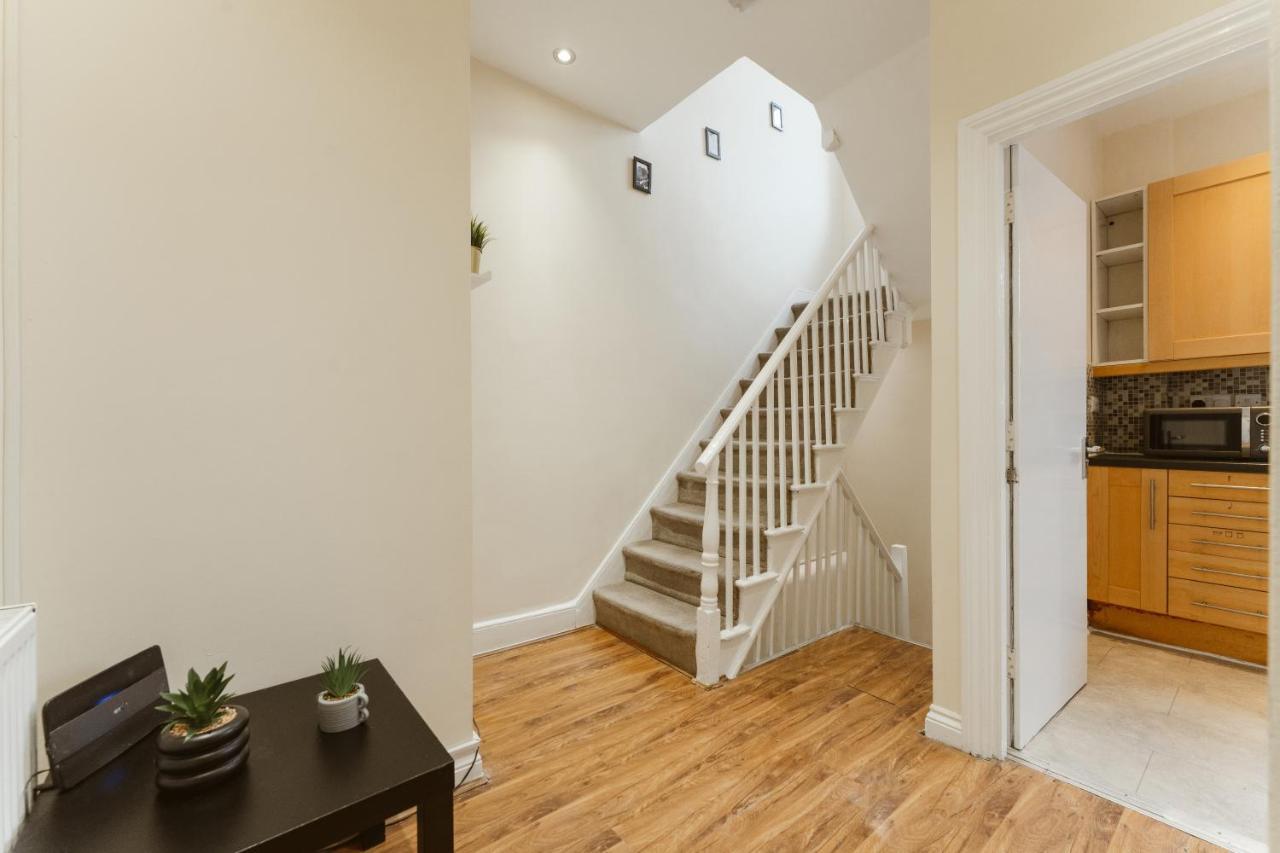 Hostel Mile End 57a