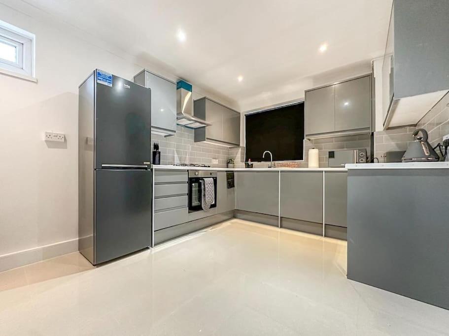 New Cosy Luxury 3 Bedroom House In Battersea Appartement