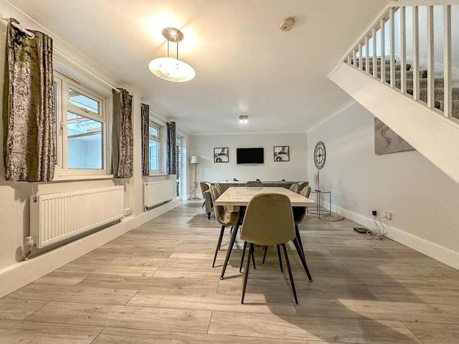 New Cosy Luxury 3 Bedroom House In Battersea Apartment
