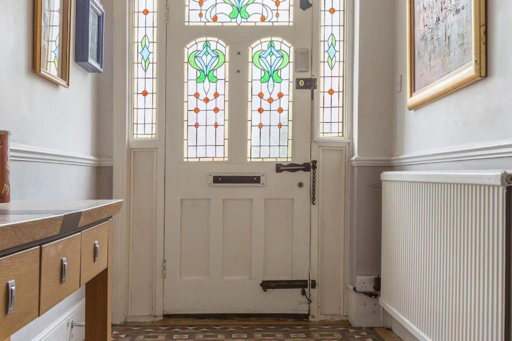 Modern Private Apartment London