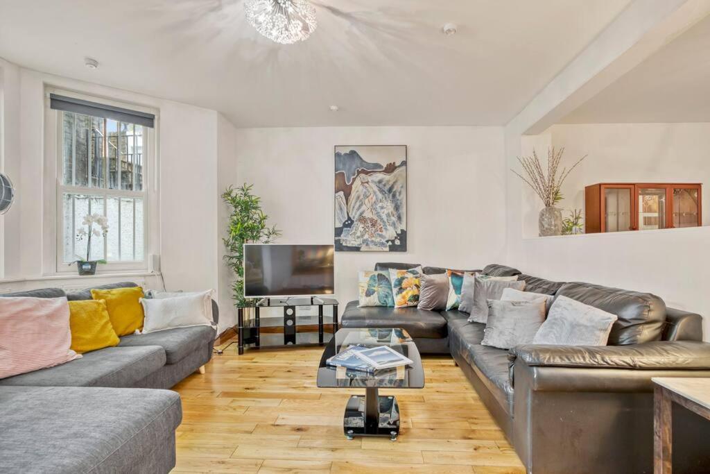 Lägenhet Spacious 3 Bed Apt- Earls Court London