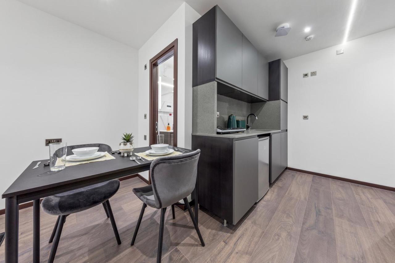 Apartment Golders Homes *