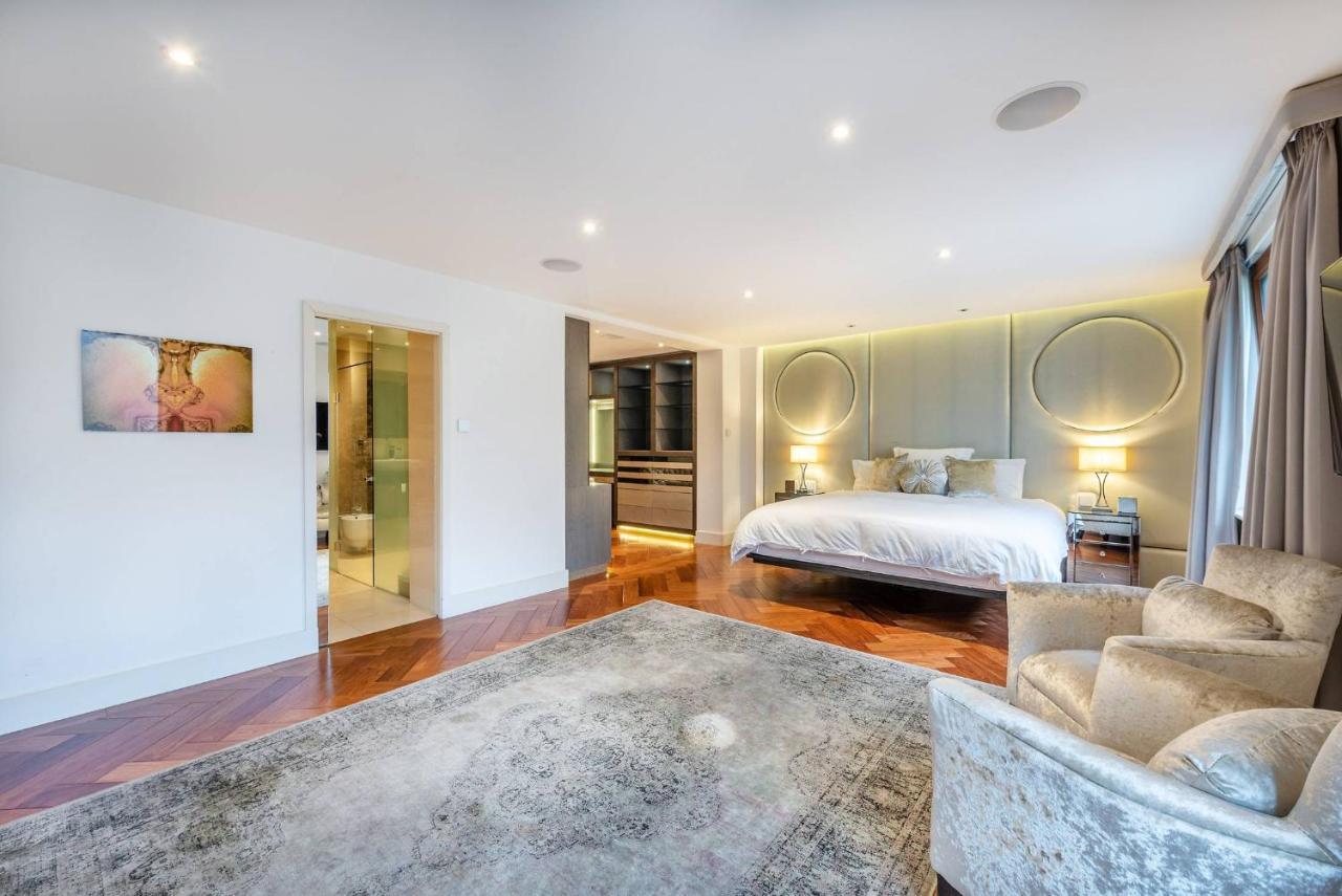 Ultra Luxury Penthouse, - Next To Chelsea * London