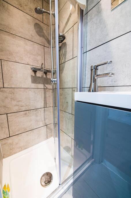 Lägenhet 3beds / 3baths Close To Portobello Road