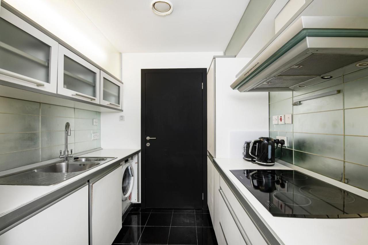 Leilighet Large And 2 Bed London