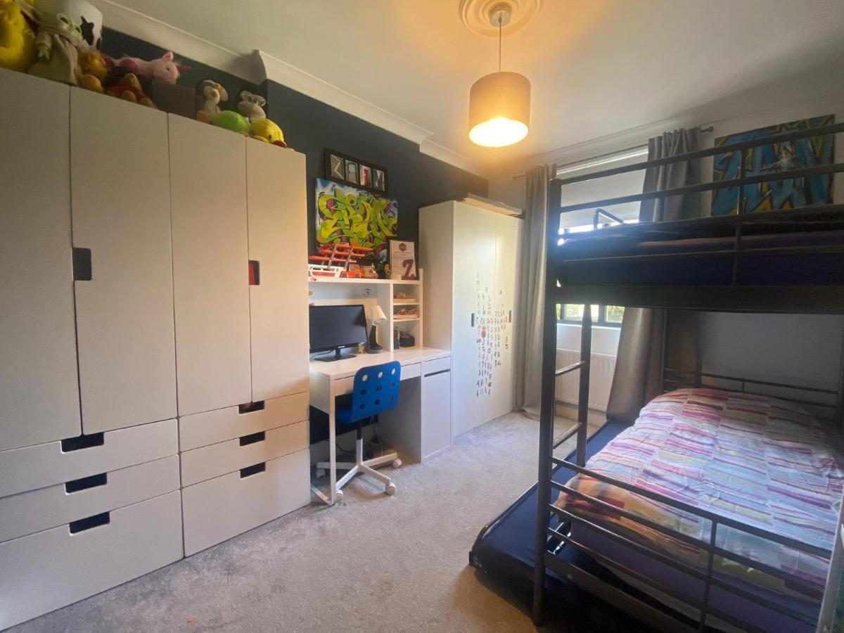 Three Bedroom Family With Garden In Walthamstow * London