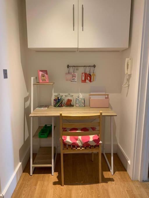 Lovely One Bedroom Next To Shoreditch Londen