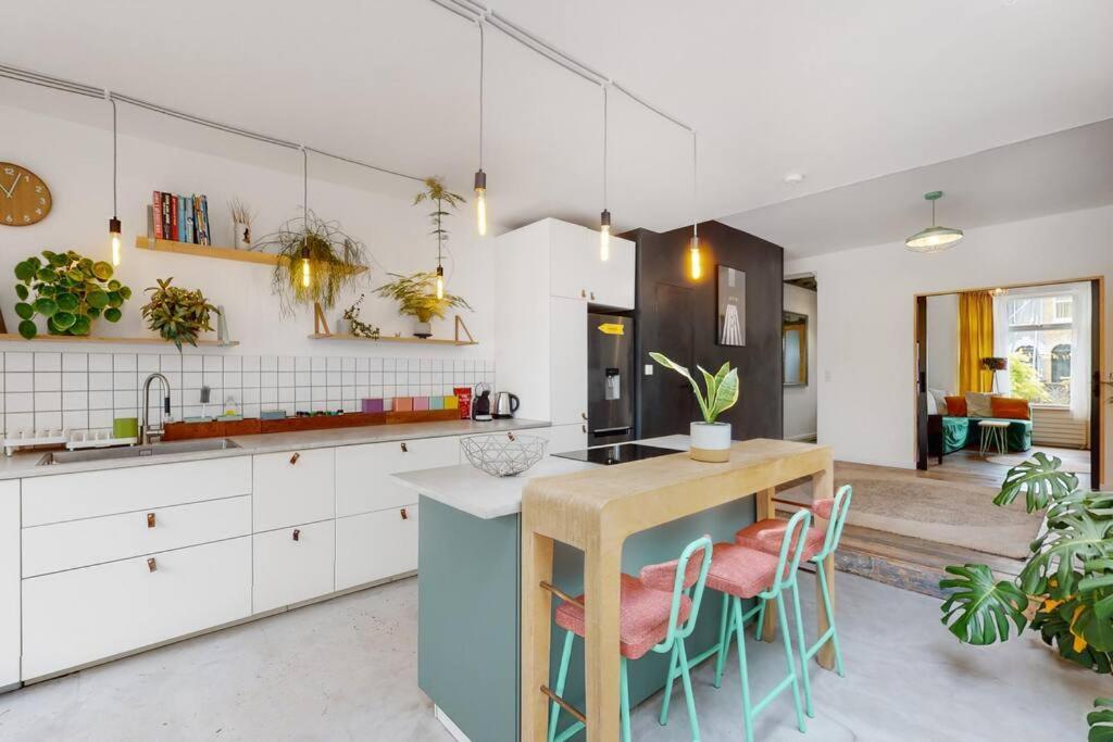 Enchanting 3 Bedroom House With Garden In Leyton Semesterbostad London