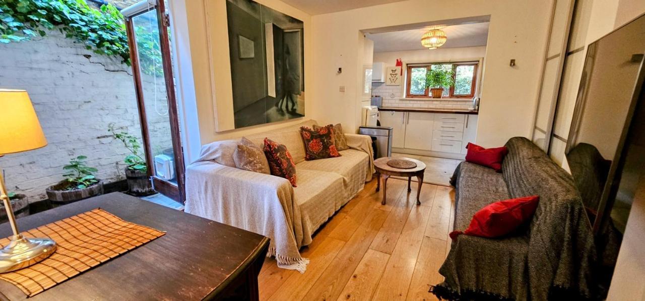 Victorian Superior Property 3* London