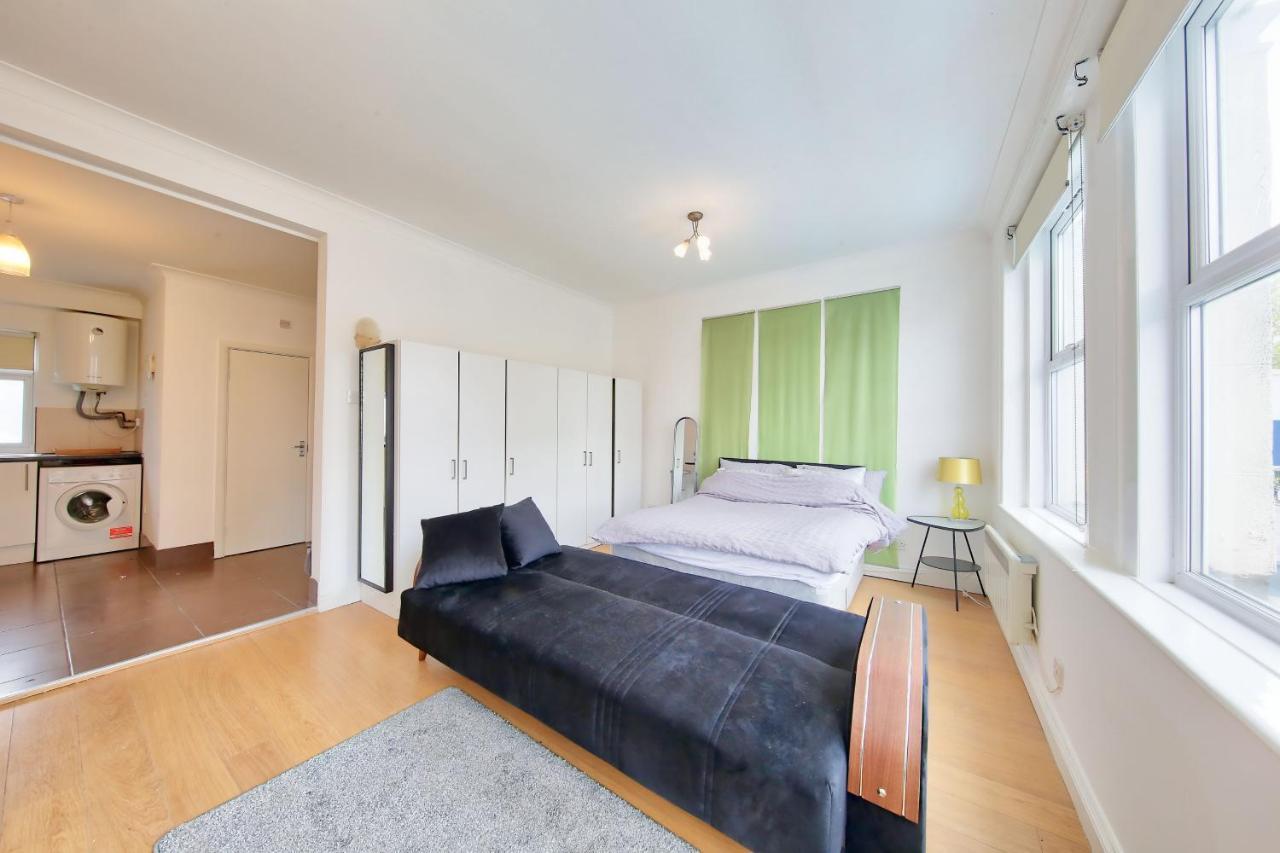 Leilighet Stunning One Bedroom Studio In Tooting Broadway London
