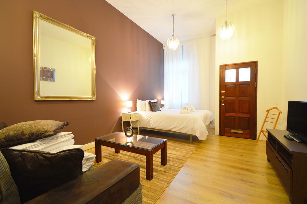 Apartment Albert Bridge