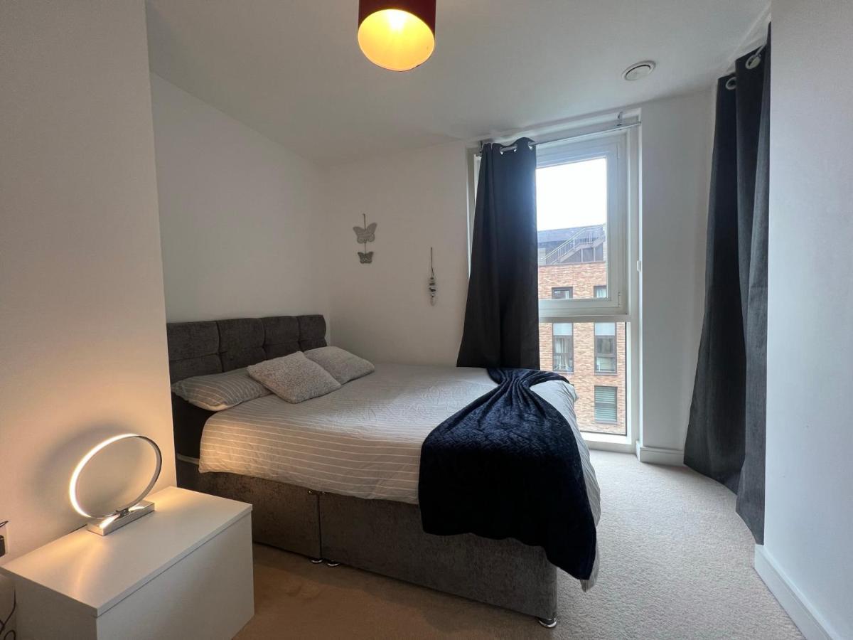 Modern 2br 2ba Wparking Sleeps 6 Comfortably Apartment