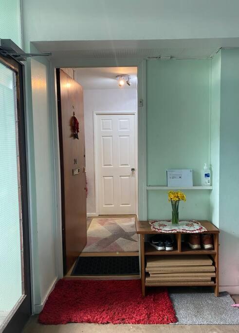 Appartement One Double Bedroom In A Shared Londen