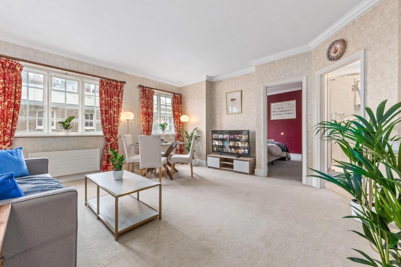 The Mayfair Large Snug * Londra